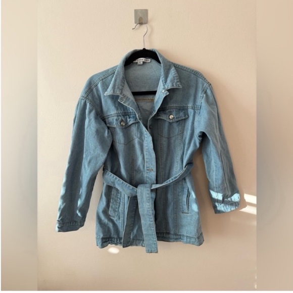 HYFVE Belted Light Wash Denim Jacket Size Small - Picture 1 of 7